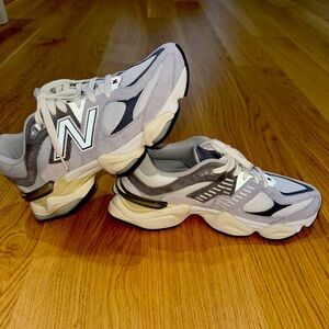 Womens Size 10 New Balance 9060. Worn 2 times